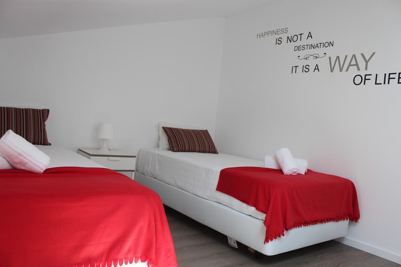 Uau Hostel Фигейра да Фош Екстериор снимка