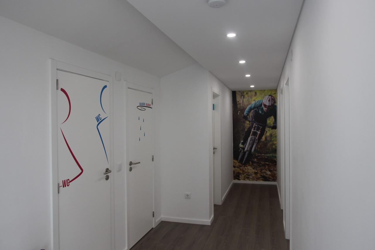 Uau Hostel Фигейра да Фош Екстериор снимка