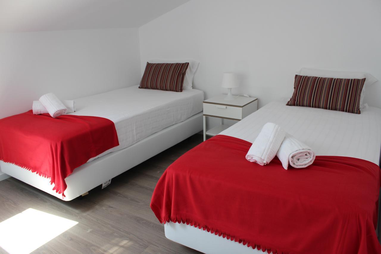 Uau Hostel Фигейра да Фош Екстериор снимка