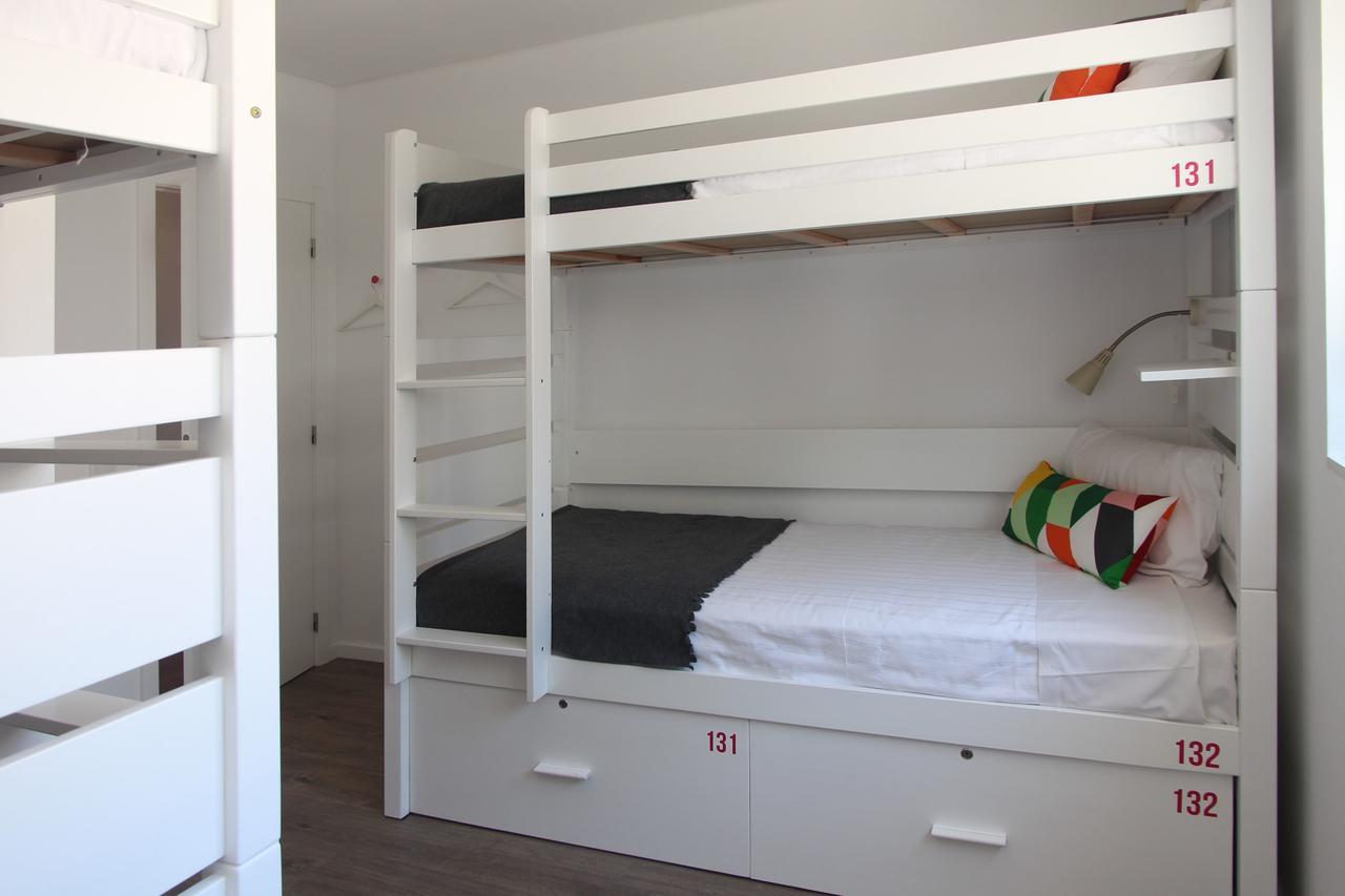 Uau Hostel Фигейра да Фош Екстериор снимка