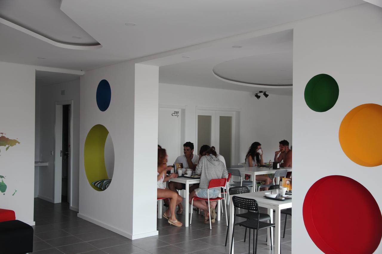 Uau Hostel Фигейра да Фош Екстериор снимка