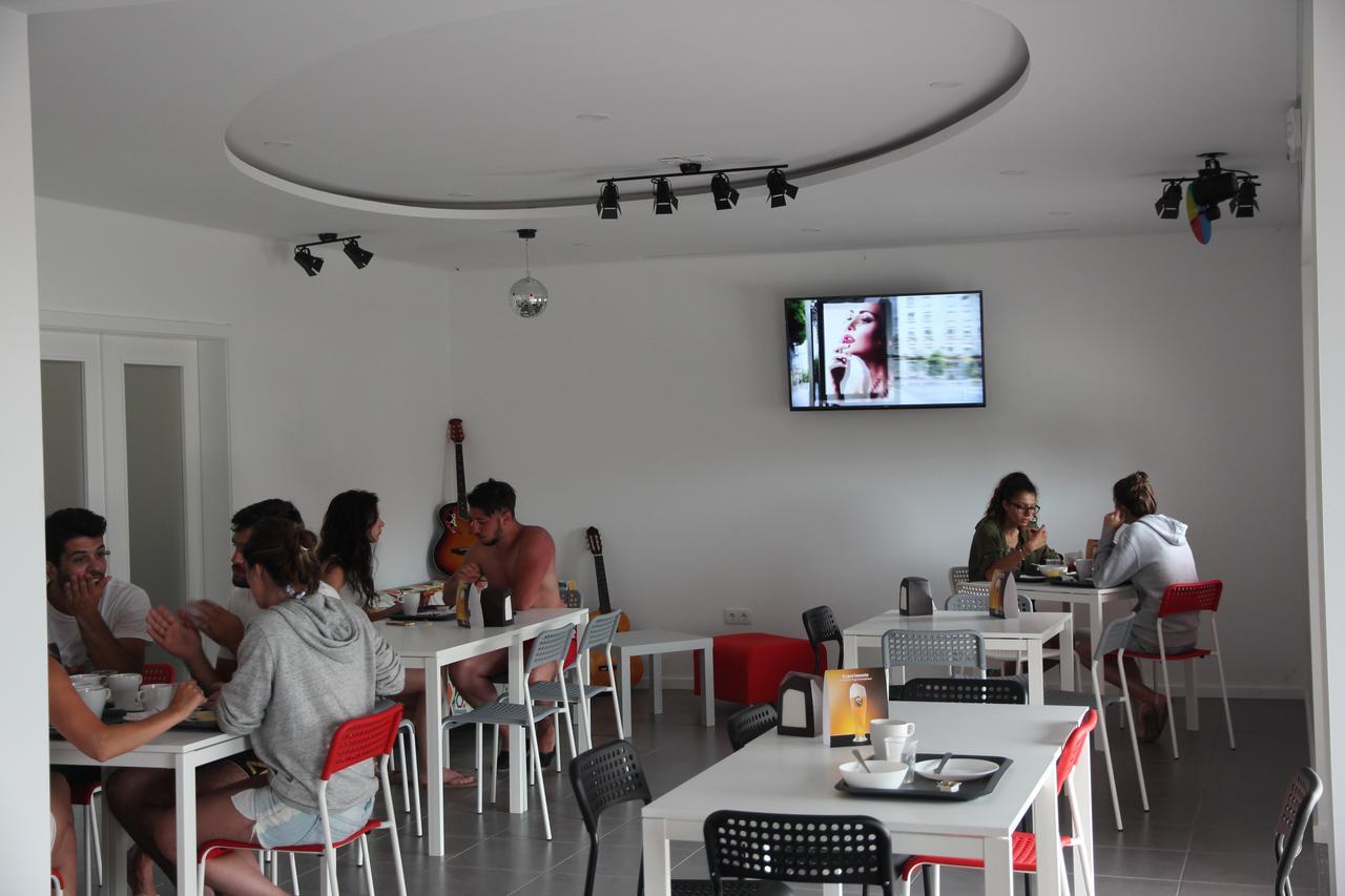 Uau Hostel Фигейра да Фош Екстериор снимка