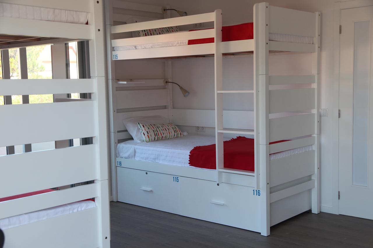 Uau Hostel Фигейра да Фош Екстериор снимка