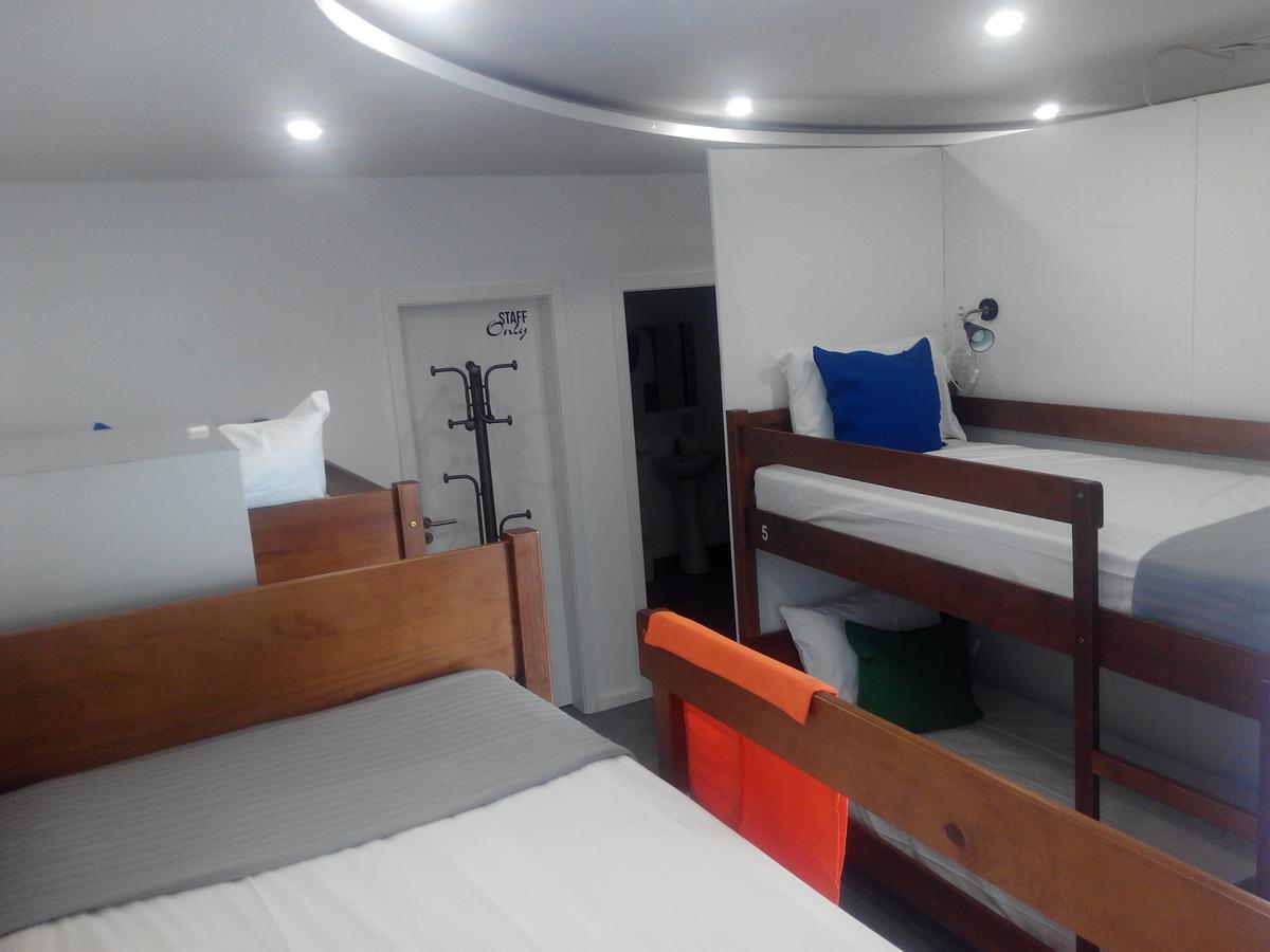 Uau Hostel Фигейра да Фош Екстериор снимка