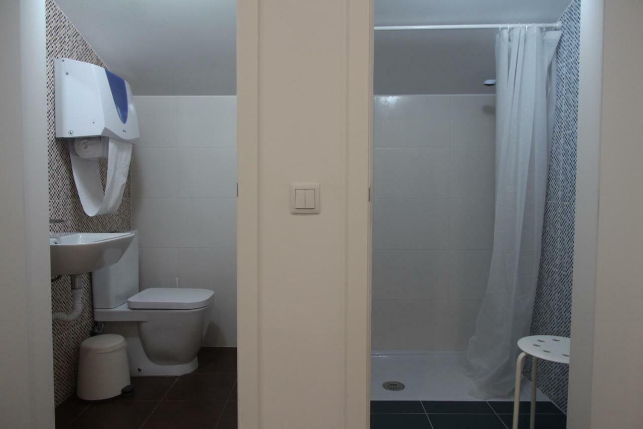 Uau Hostel Фигейра да Фош Екстериор снимка