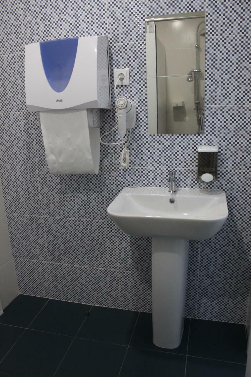 Uau Hostel Фигейра да Фош Екстериор снимка