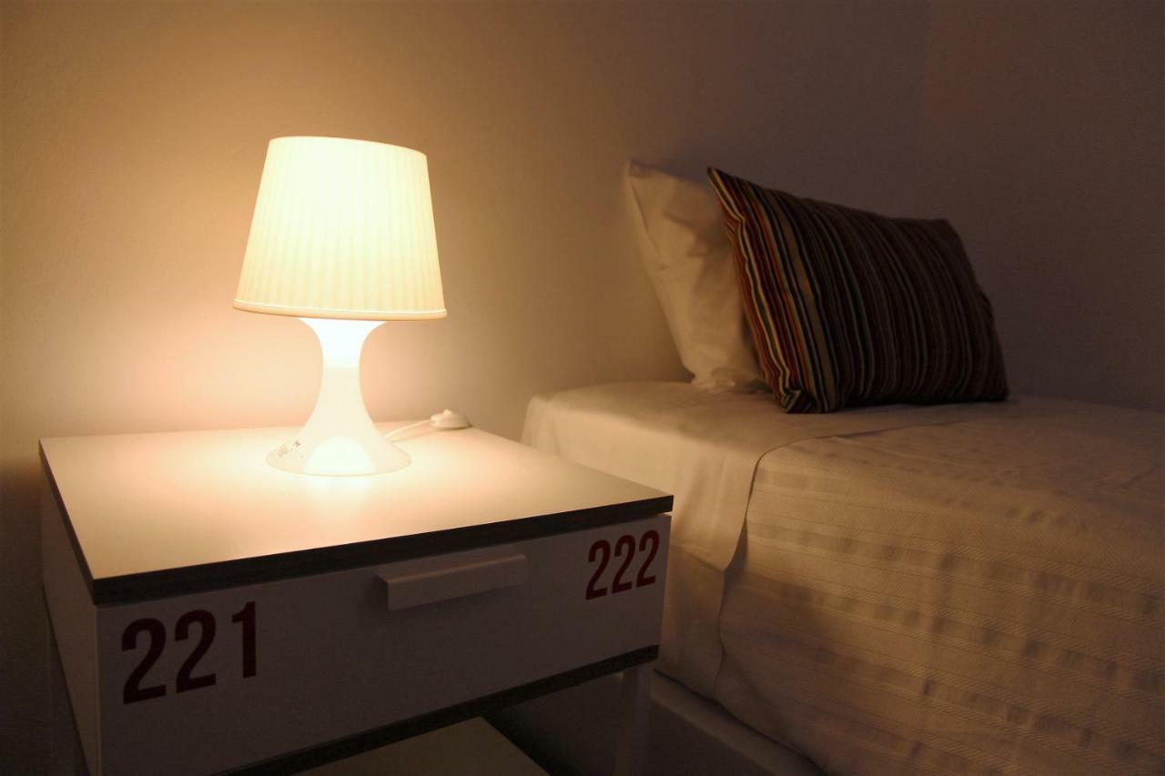 Uau Hostel Фигейра да Фош Екстериор снимка
